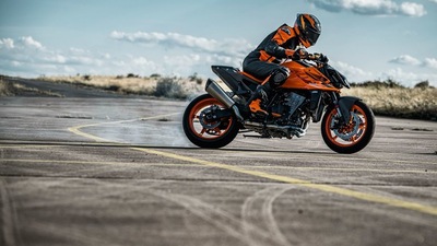 KTM 990 Duke, LE FOTO
