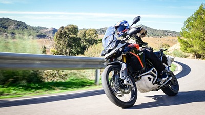 Triumph Tiger 900 Rally Pro: le foto del test