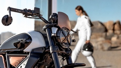 Ducati Scrambler 10° Anniversario Rizoma Edition: le foto