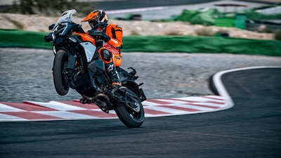 KTM 1390 Super Adventure S EVO 2025: LE FOTO