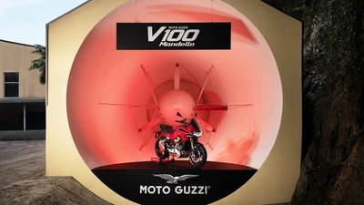 Moto Guzzi V100 Mandello 2025: LE FOTO