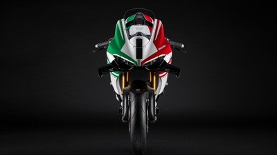 Ducati Panigale V4 Tricolore 2025 - LE FOTO