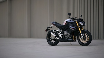 Triumph Street Triple 1200 RS 2025: le foto della prova