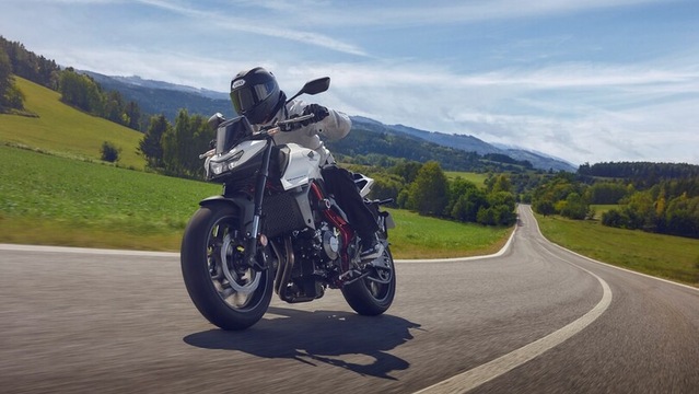 Honda CB750 Hornet 2025: il VIDEO della presentazione