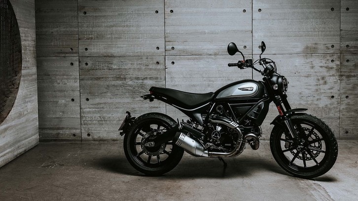 Scrambler Icon Dark, il gusto dell’essenziale