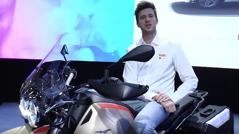 EICMA LIVE 2019: Moto Guzzi V85 TT Travel VIDEO