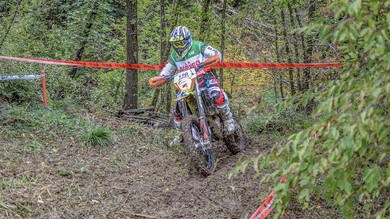 Spari su gara di enduro: quattro i feriti