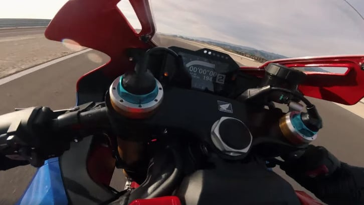 L'urlo della CBR 1000 RR-R: la Honda Fireblade mostra i muscoli VIDEO ...