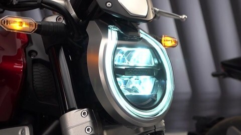 VIDEO Honda CB1000R 2021: walking around