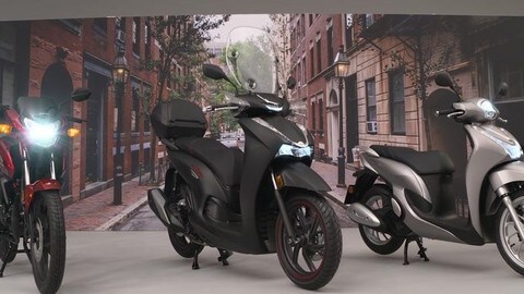 Video Honda SH350i 2021: walking around