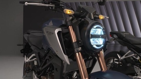 Video Honda CB125R 2021: walking around