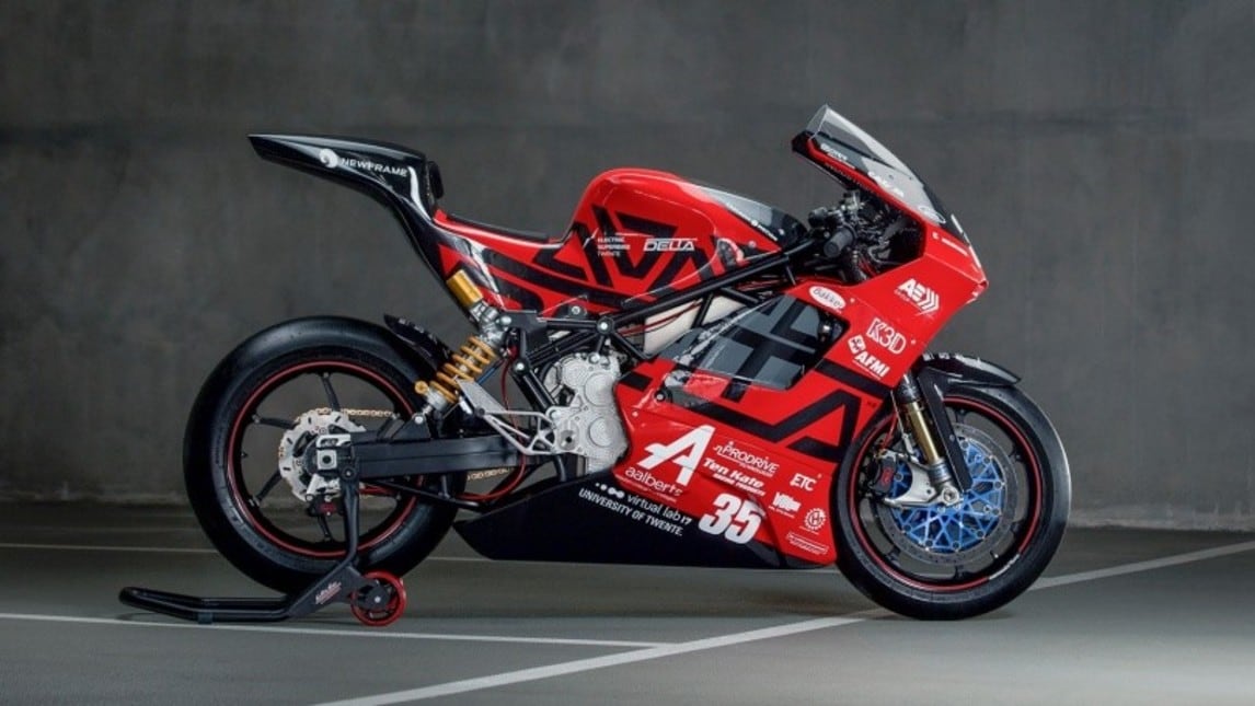 Una Motocicletta Di Massa 200 Kg