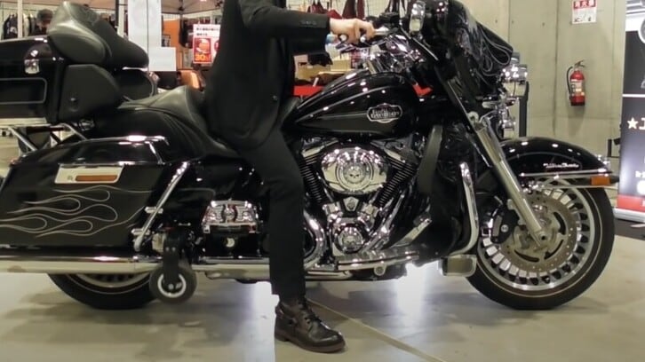 Rotelle per Harley-Davidson, l'aiuto al parcheggio per i bassi di statura