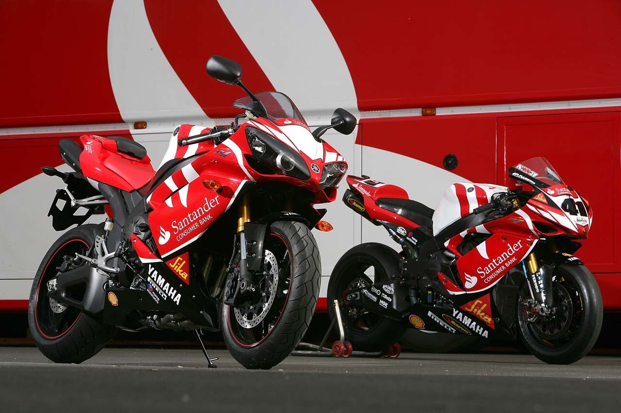 La Yamaha R1 compie 25 anni: nel 1997 c'erano le sportive, ma arrivò ...