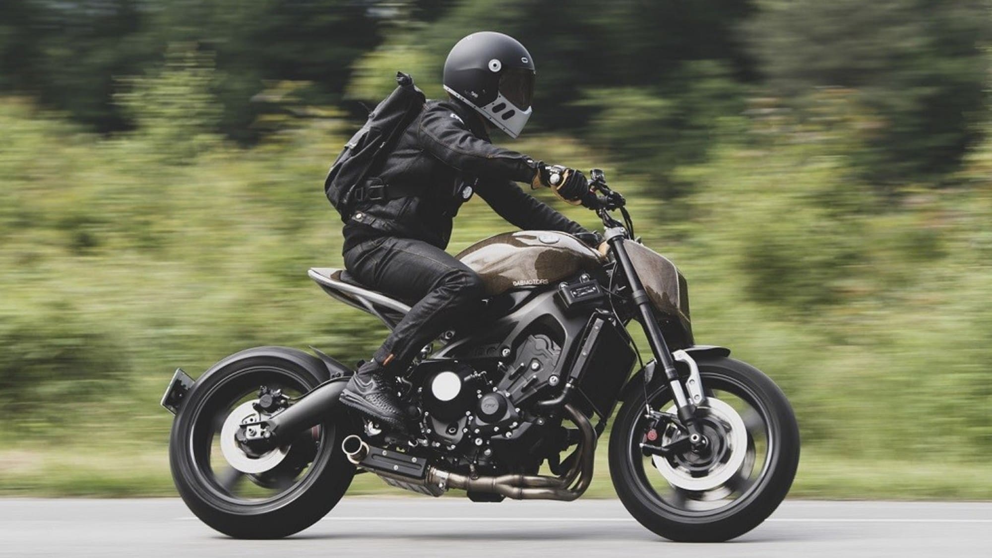 Come ridurre il peso di una moto? Con l'aiuto di Madre Natura