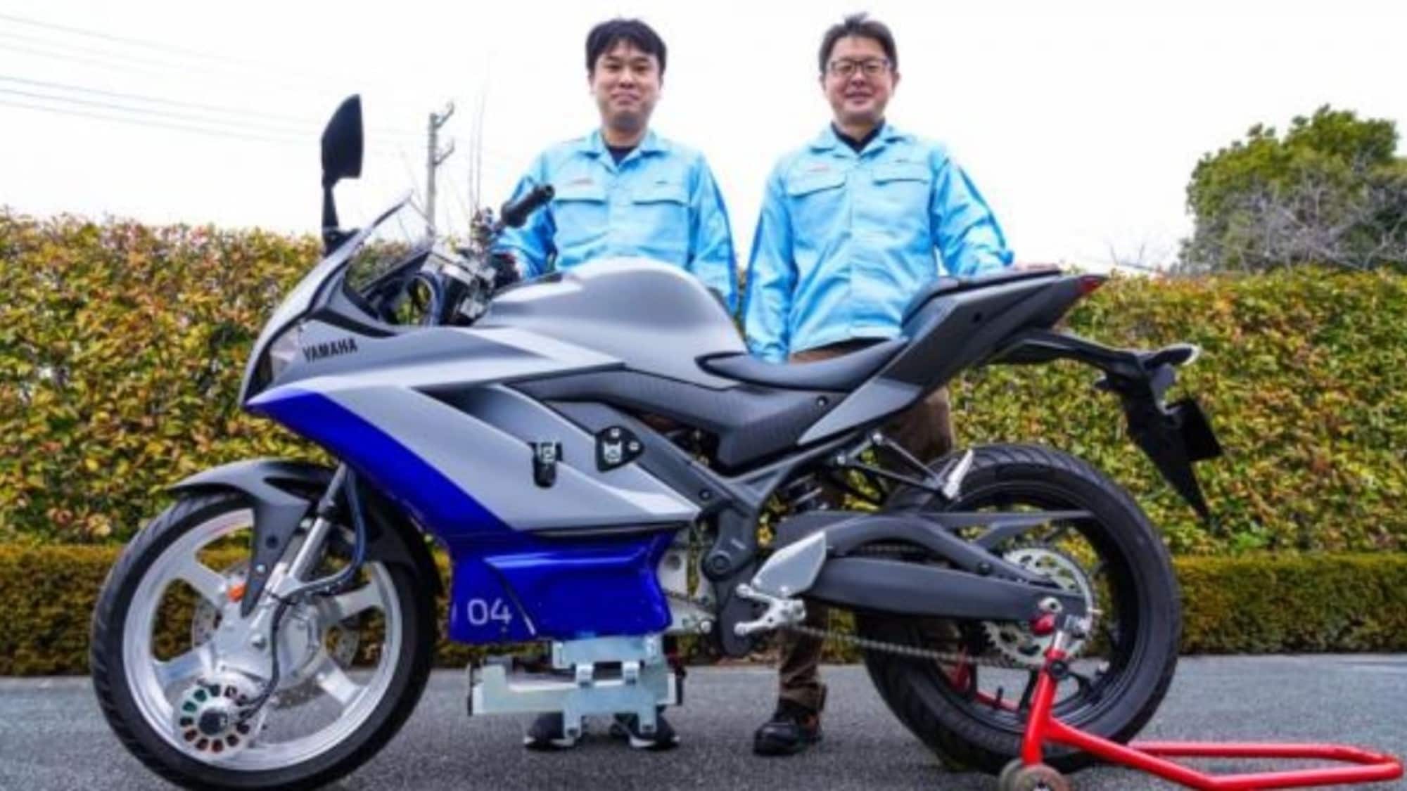 Yamaha, novità sul sistema di assistenza all'equilibrio AMSAS