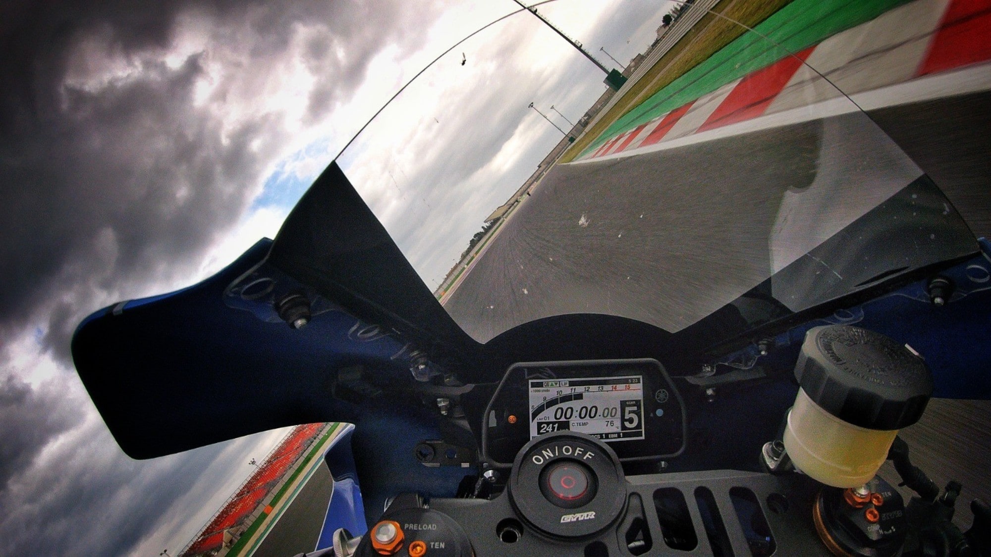Yamaha YZF-R1: on-board a Misano con la GYTR