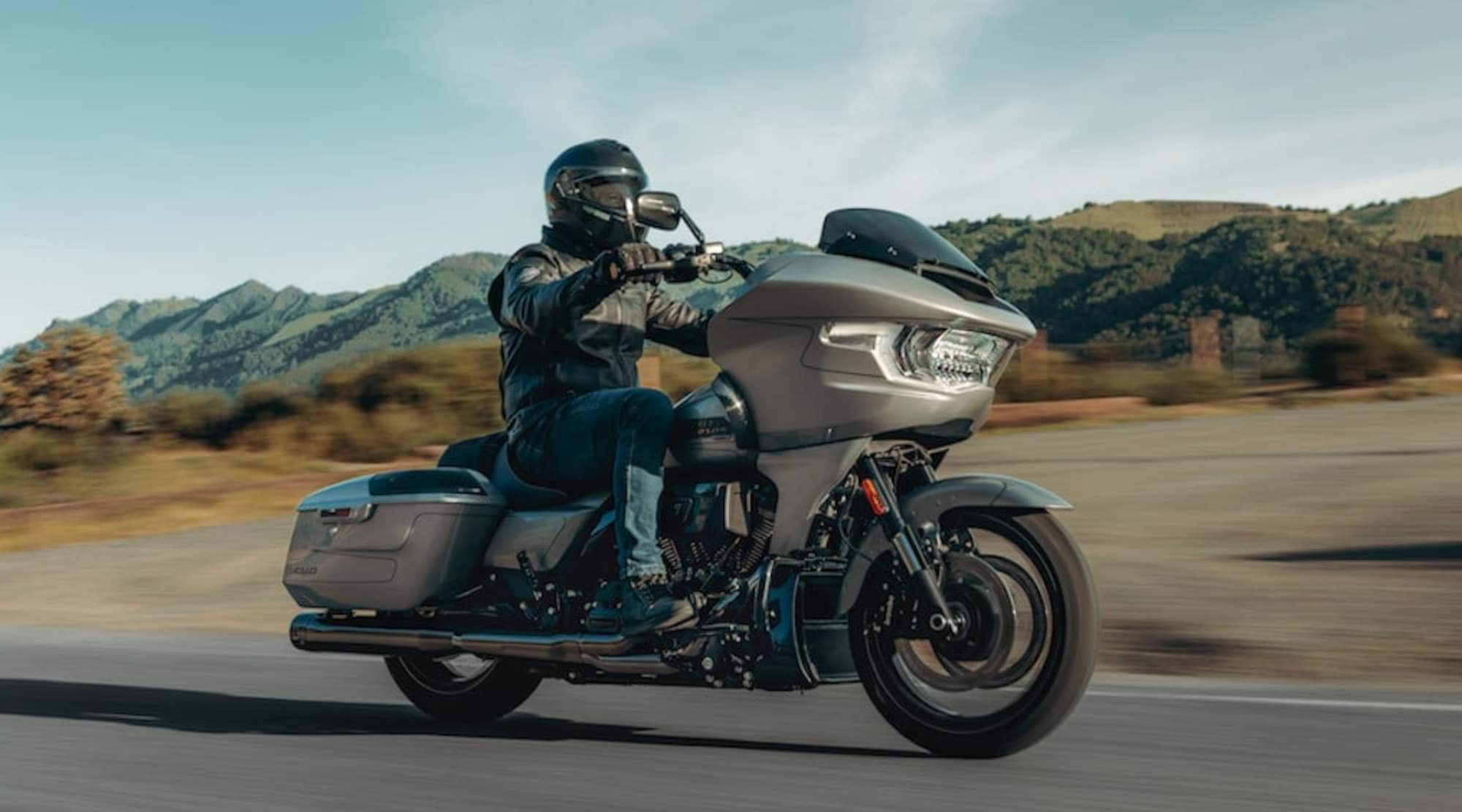 Harley-Davidson CVO Road Glide e Street Glide 2023: esclusive e potenti