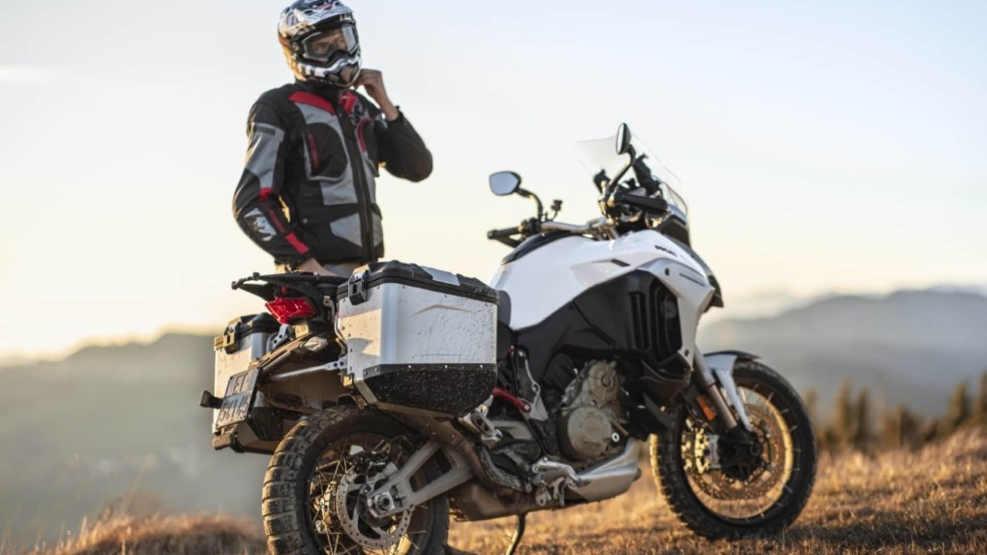 Ducati Multistrada V4 S, arriva la funzione Easy Lift