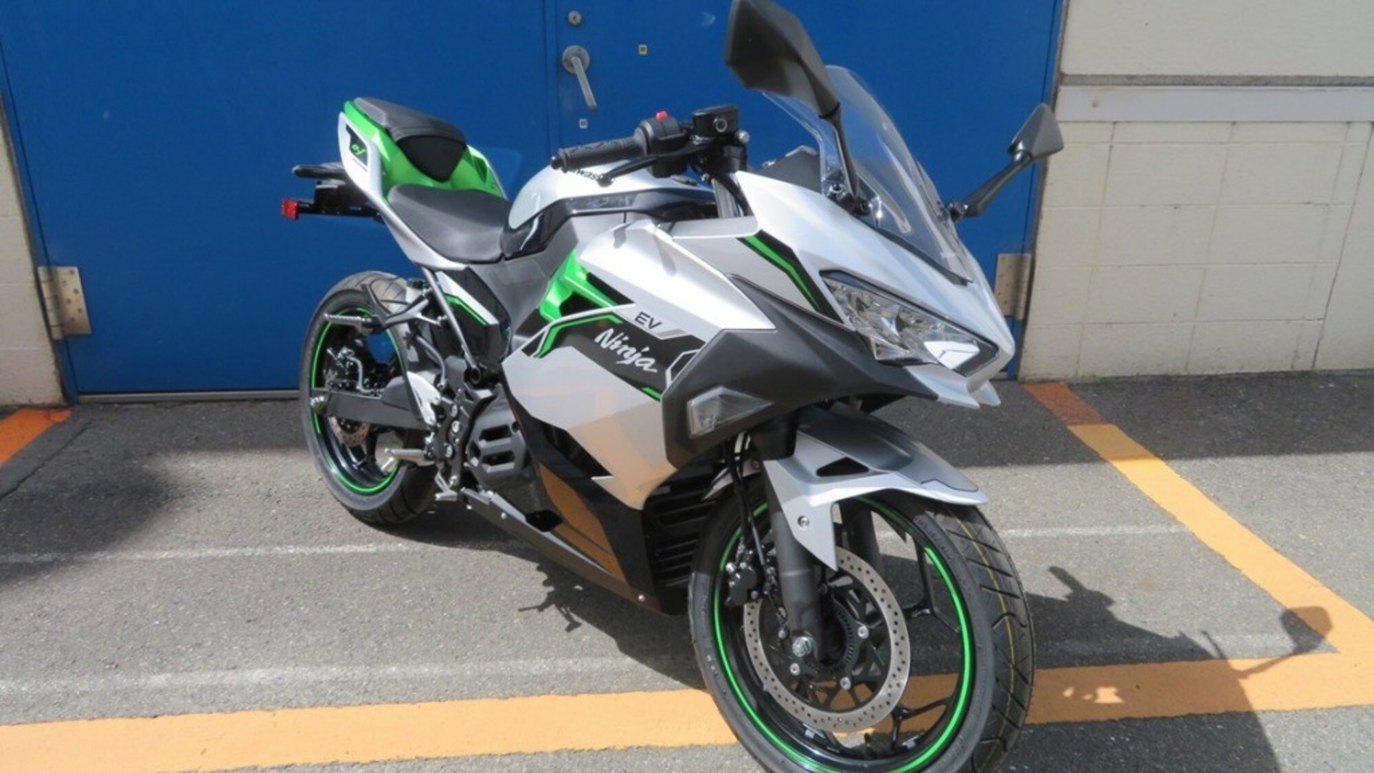 Kawasaki Ninja e-1 e Z e-1: arriva l'omologazione