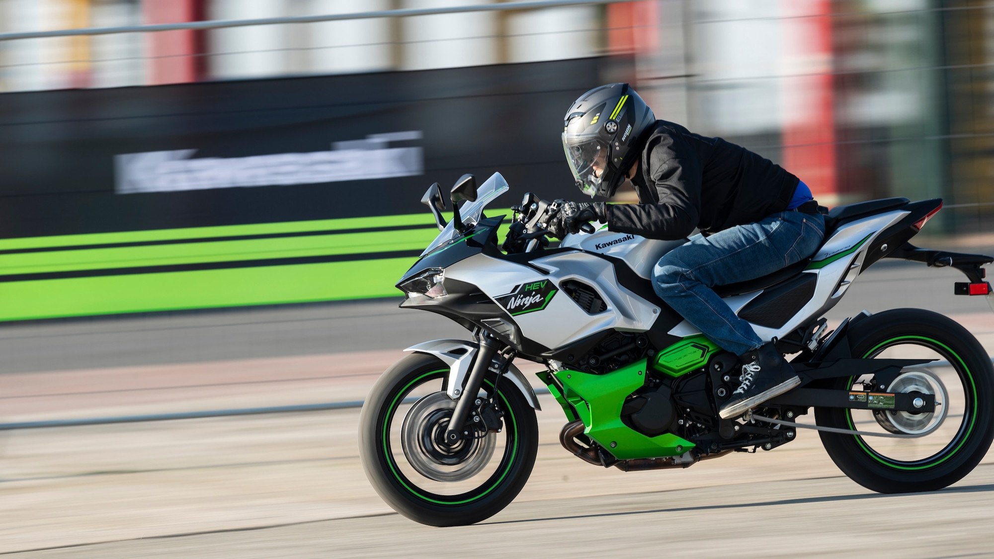 Prova Kawasaki Ninja 7 Hybrid (parte 2): come va su strada?