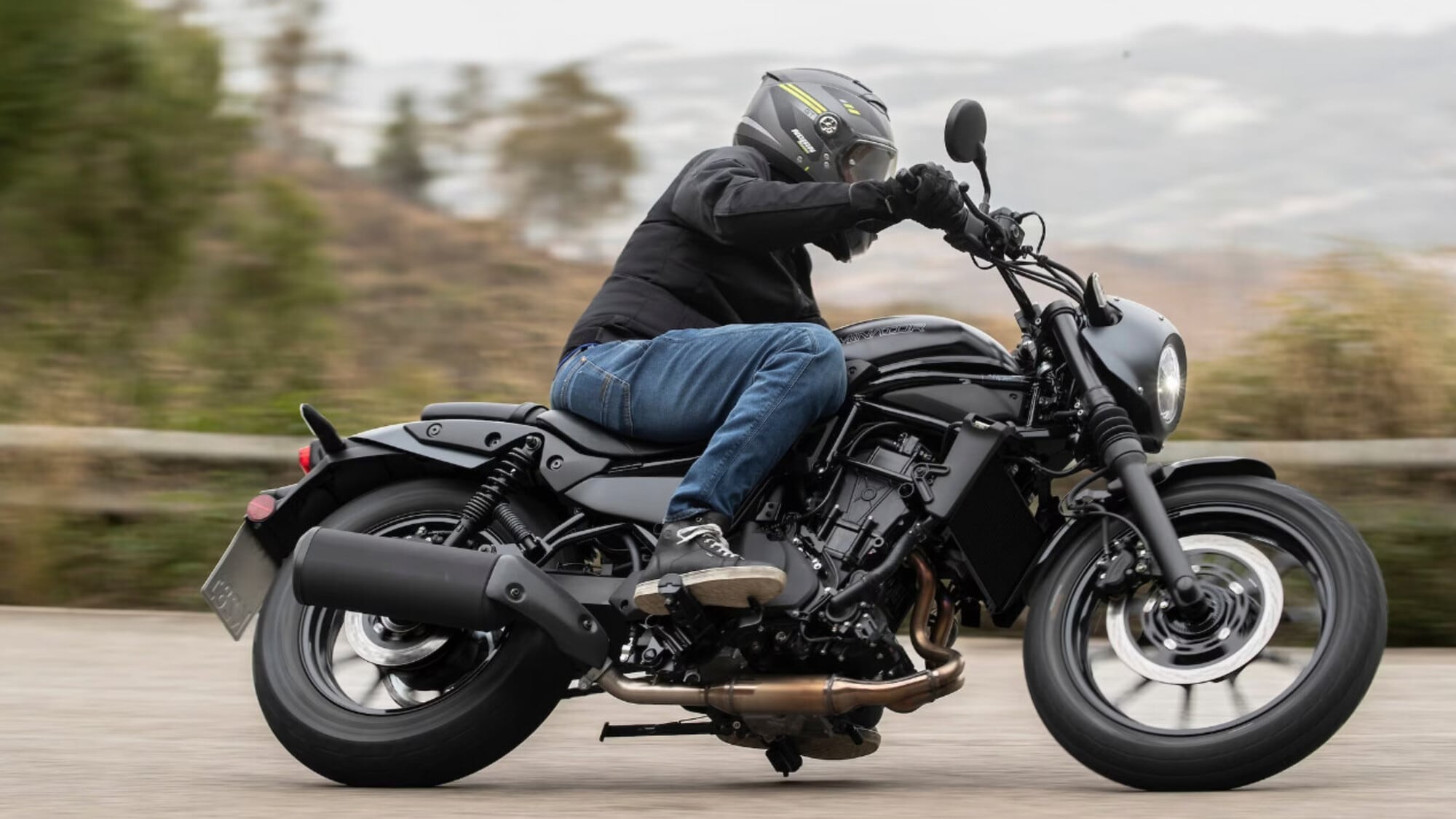 Kawasaki spinge sull'ibrido: in arrivo la versioni green di Versys e Eliminator?