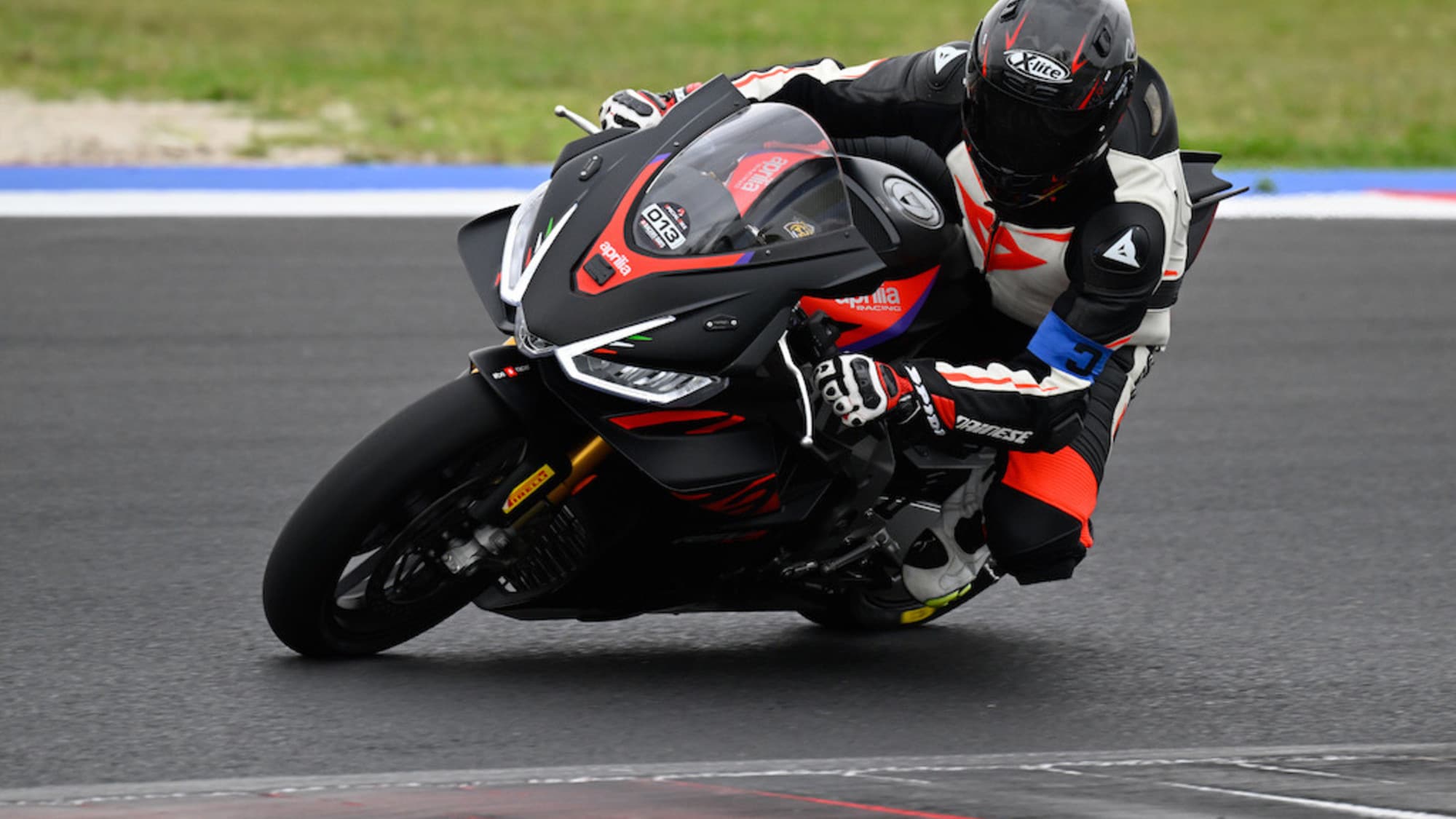 Aprilia Experience Pro: a scuola con Max Biaggi e Lorenzo Savadori