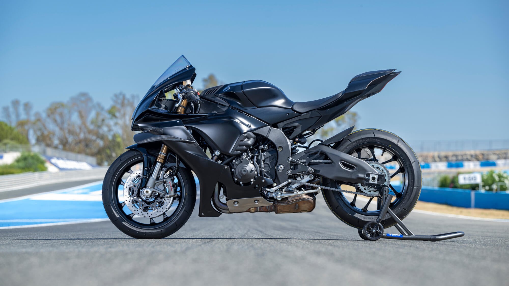 La R1 Yamaha, la R1 diventa Race: ecco le novità sulla SBK di Iwata - News ...
