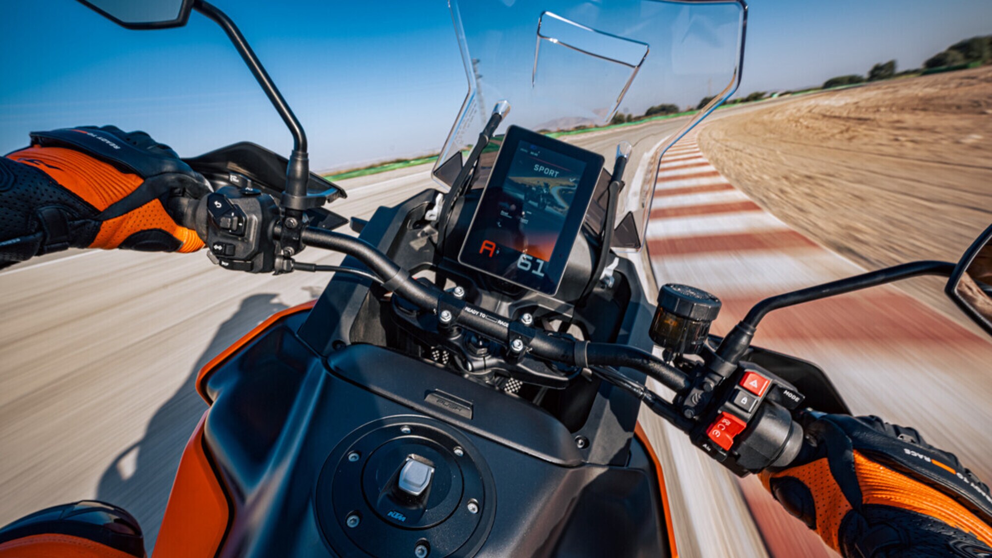KTM: nuova era per controlli elettronici e connettività