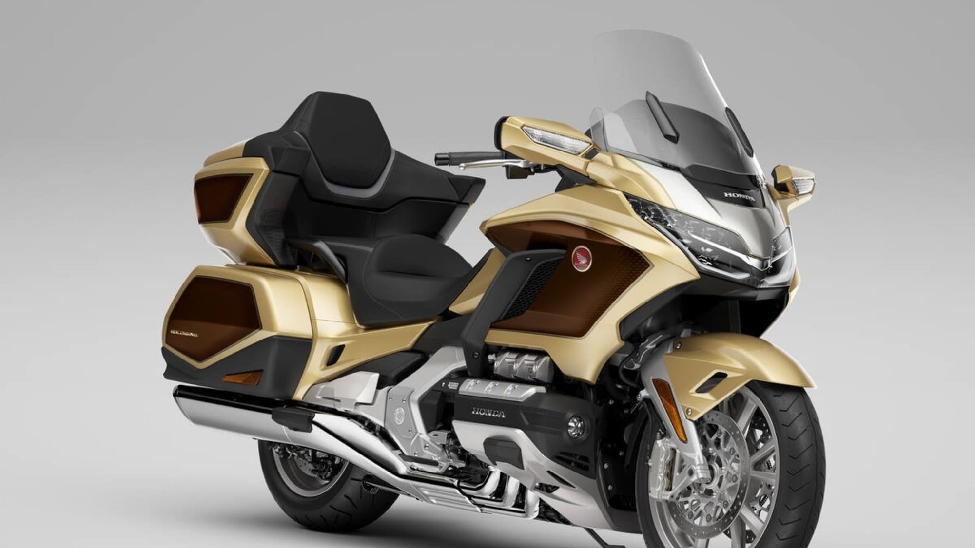 Honda Gold Wing 2025: aggiornamenti e versione anniversario per i 50 anni