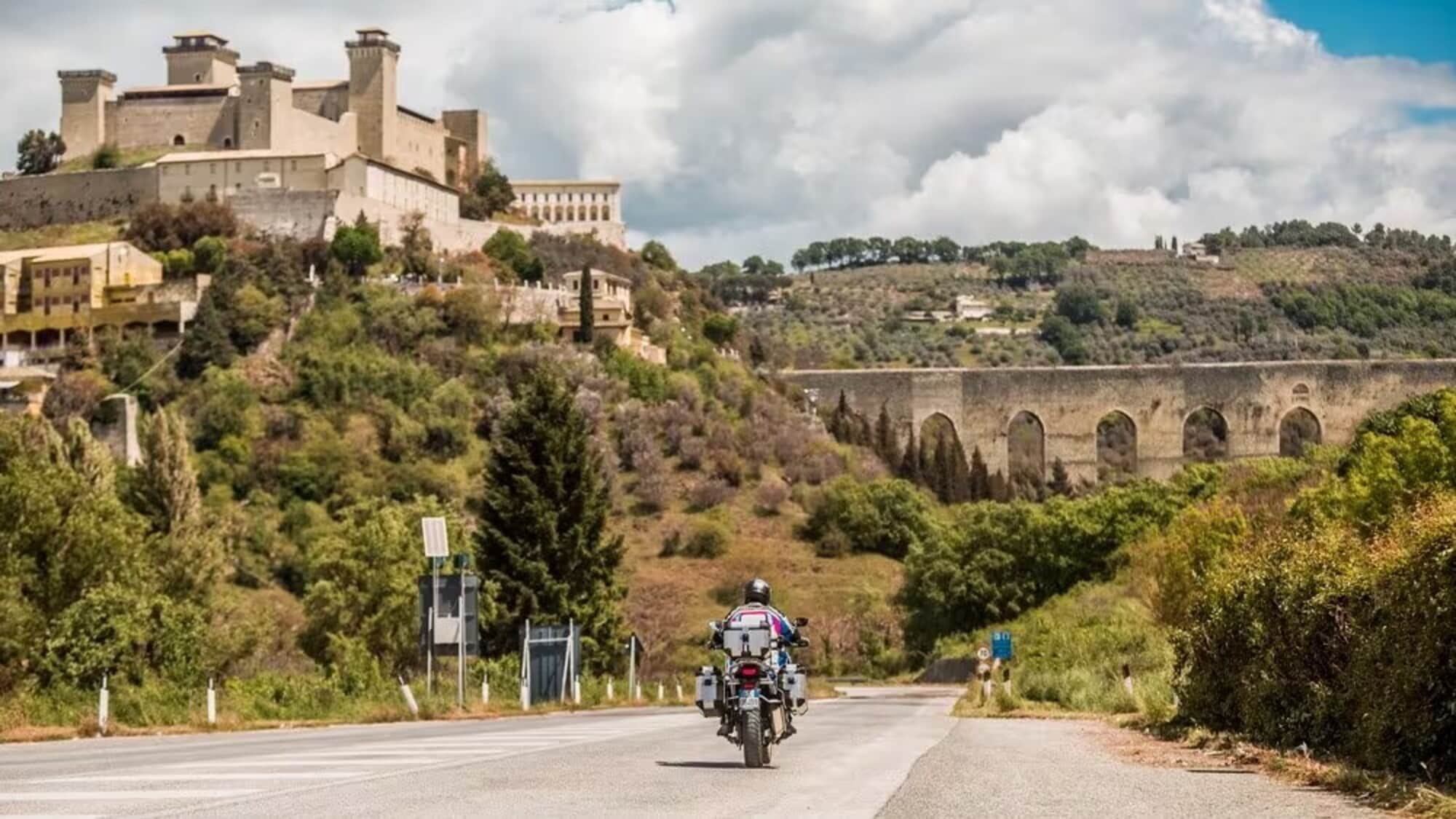 Itinerari moto: le 5 strade più belle d’Italia da percorrere in primavera
