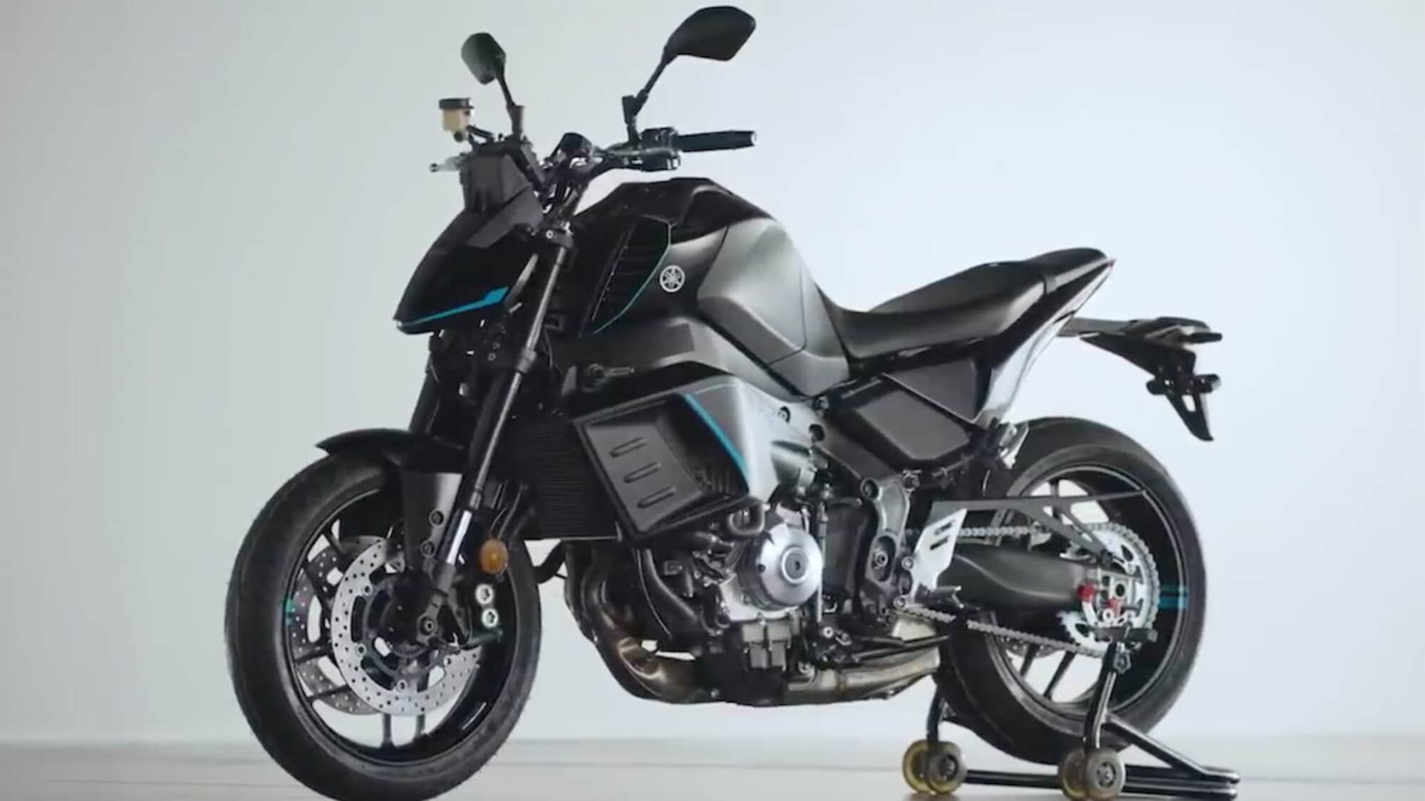 MT-09 PHEV: Yamaha accelera sulla strada dell’ibrido