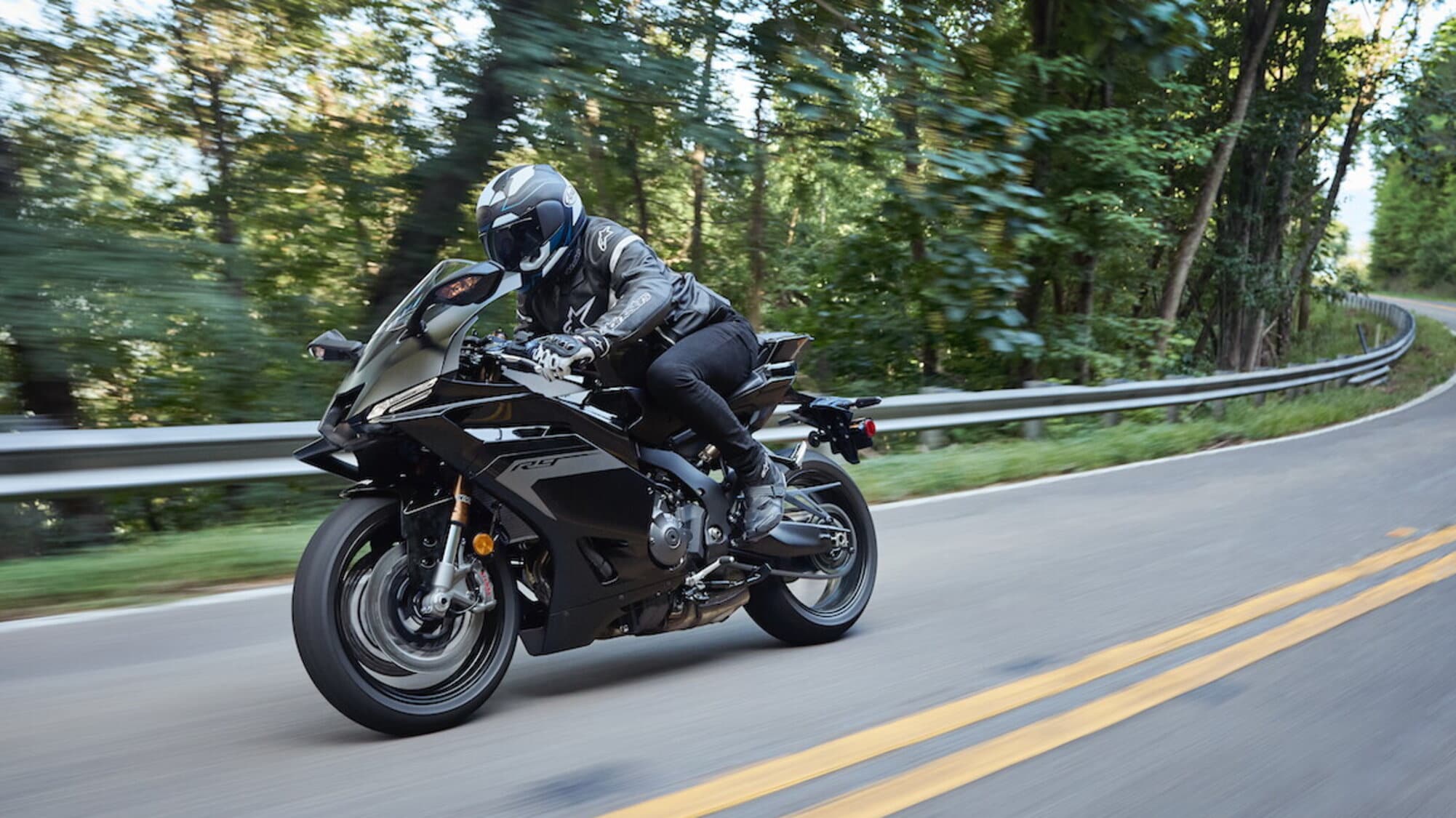 Yamaha R9: per chi è (e per chi non è)