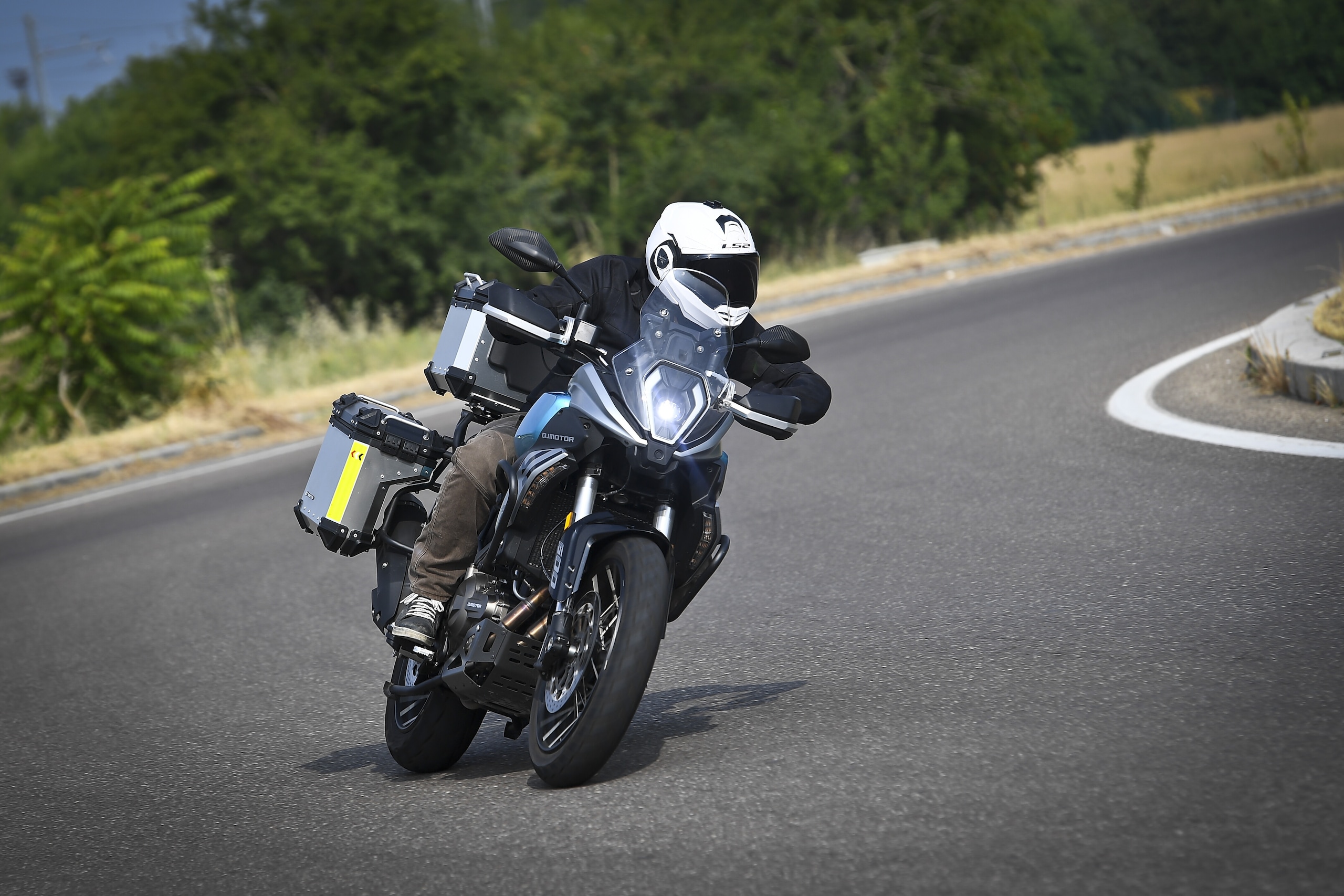 QJ Motor, SRT 600 SX: le foto della prova