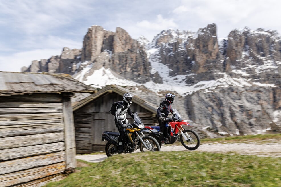 Honda CRF300 Rally vs Voge Valico 300 Rally: le foto della sfida | Alpen Masters 2025