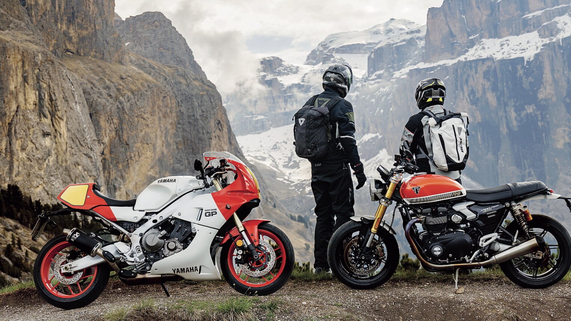 Triumph Speed Twin 1200 RS vs Yamaha XSR900 GP | Alpen Masters 2025
