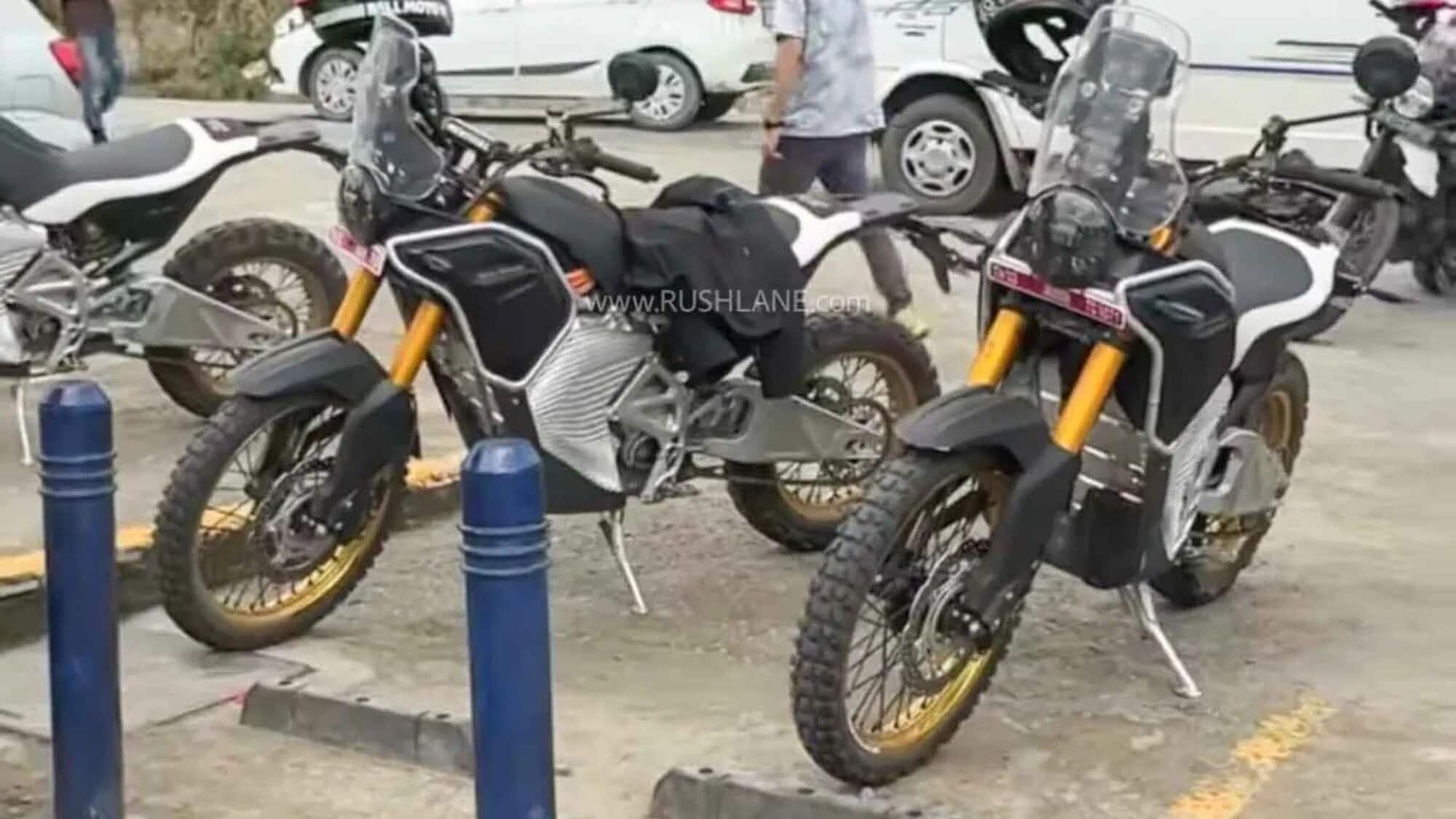 Foto spia Royal Enfield Himalayan elettrica. Eccola su strada!