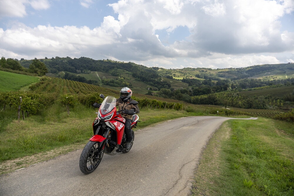 Moto Morini X-Cape 1200: le foto del test