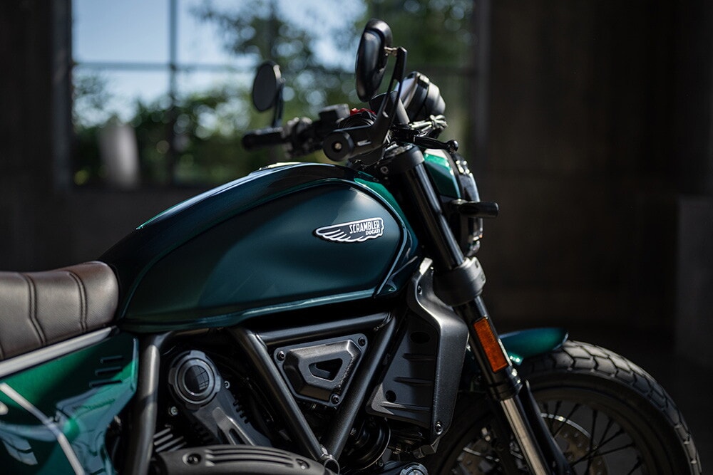 Ducati Nighshift Emerald Green 2026: le foto dell'icona nostalgica della famiglia Scrambler