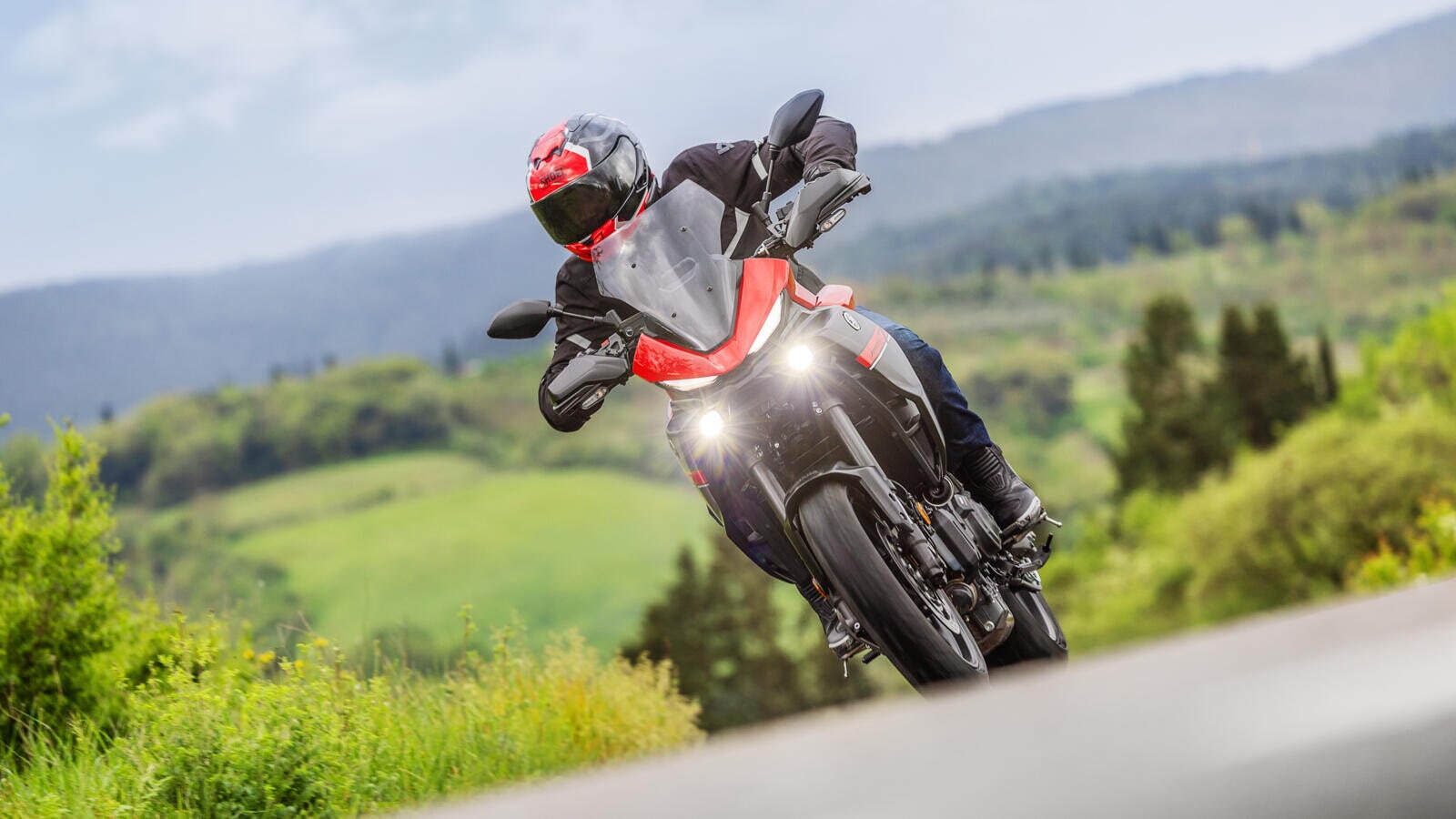 Yamaha Tracer 7 e 7 GT Y-AMT: le foto della versione 2026