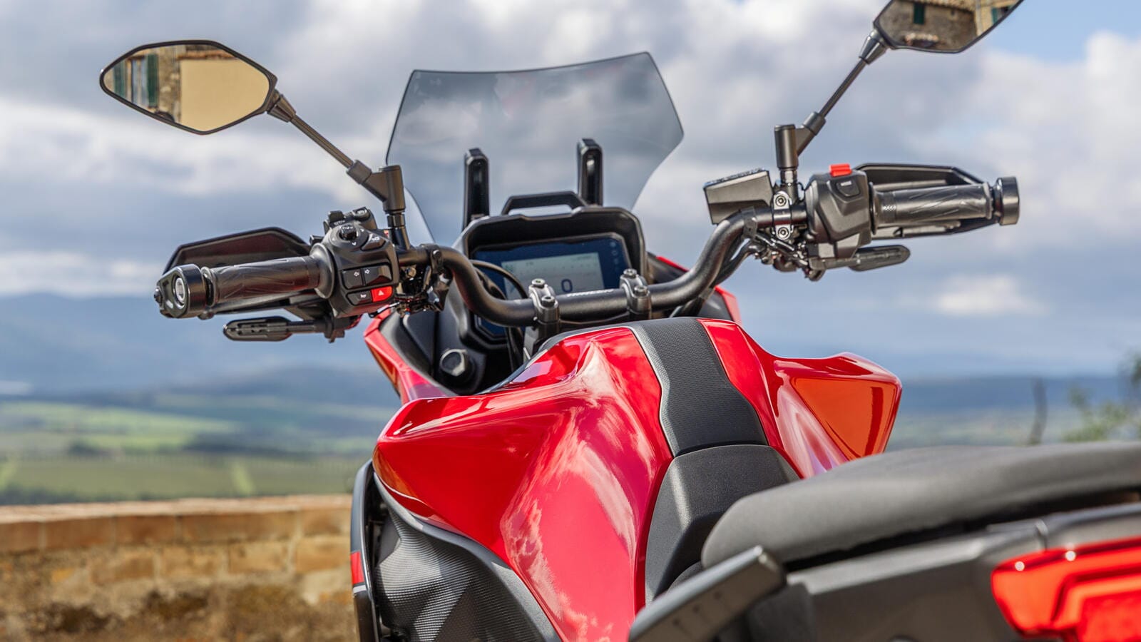 Yamaha Tracer 7 e 7 GT Y-AMT: le foto della versione 2026