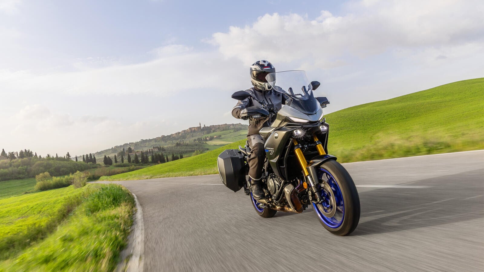 Yamaha Tracer 7 e 7 GT Y-AMT: le foto della versione 2026