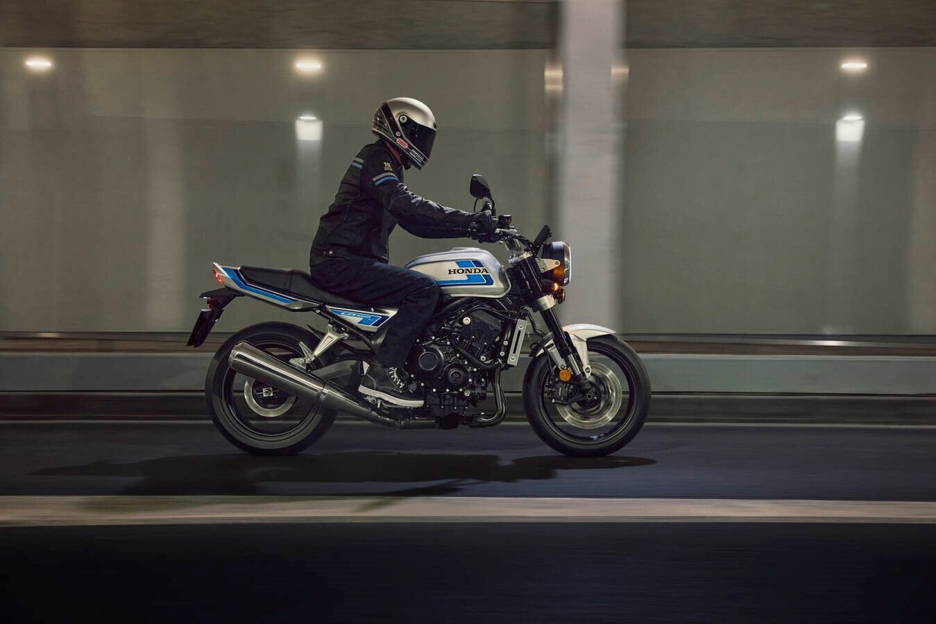 Honda CB1000F: LE FOTO
