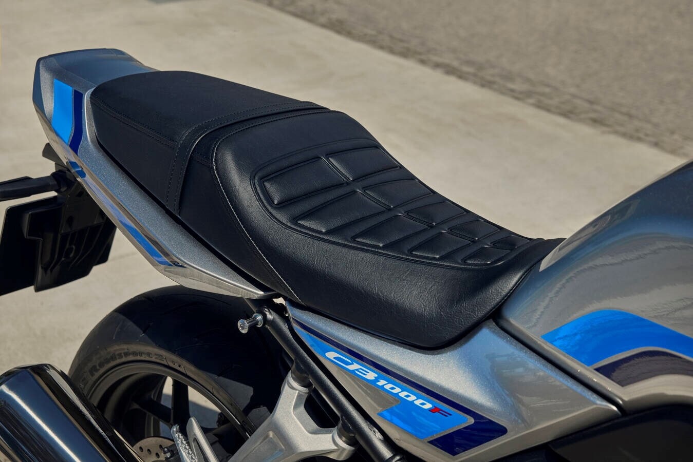 Honda CB1000F: LE FOTO