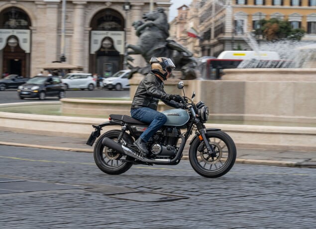 Test, Honda GB 350S: le foto della prova 