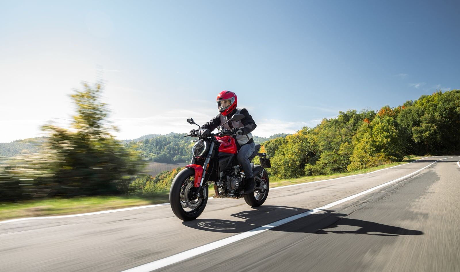 Ducati Monster 2026: le foto