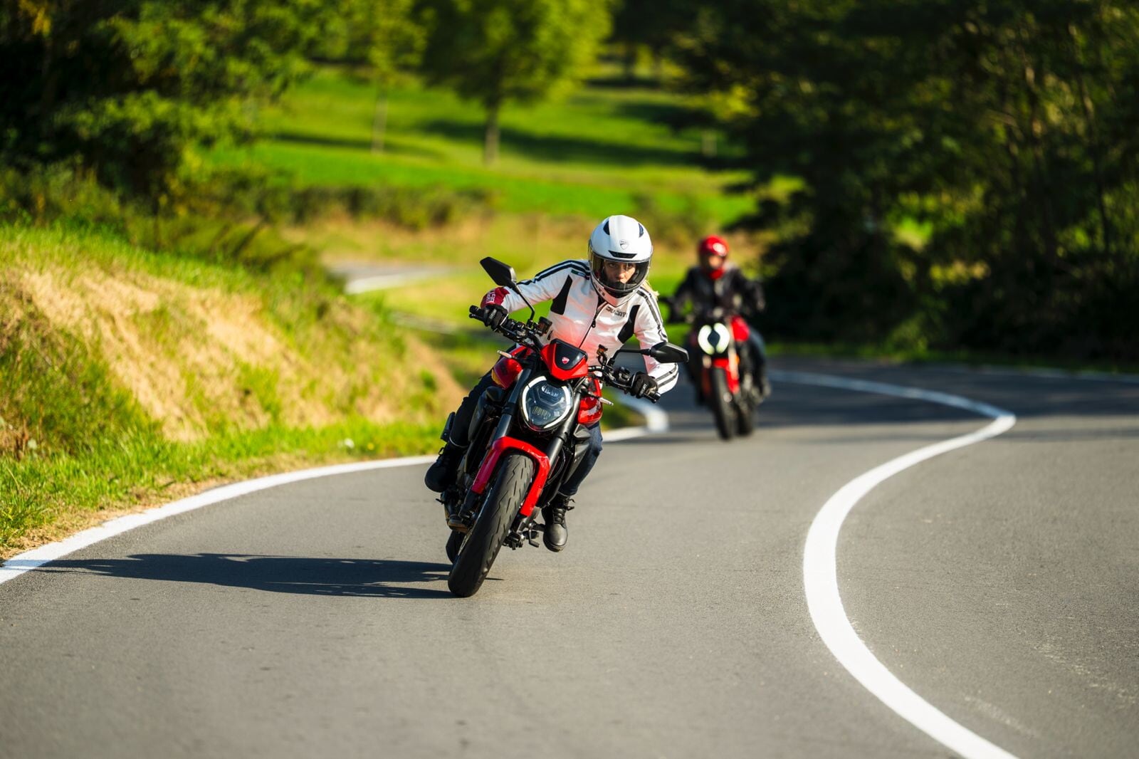 Ducati Monster 2026: le foto