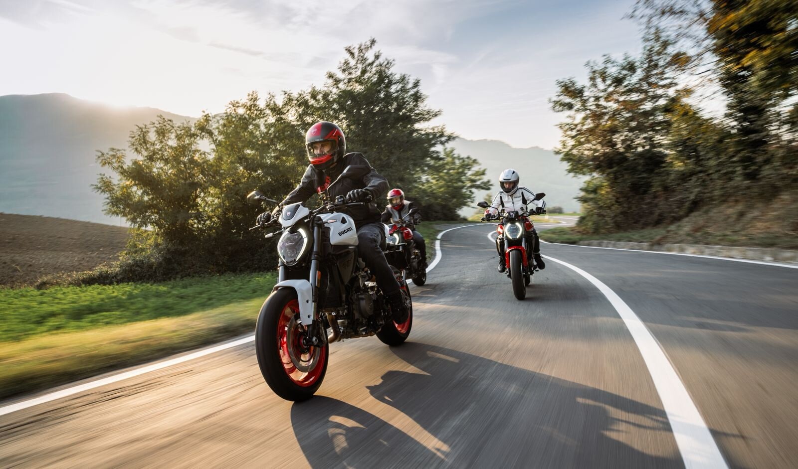 Ducati Monster 2026: le foto
