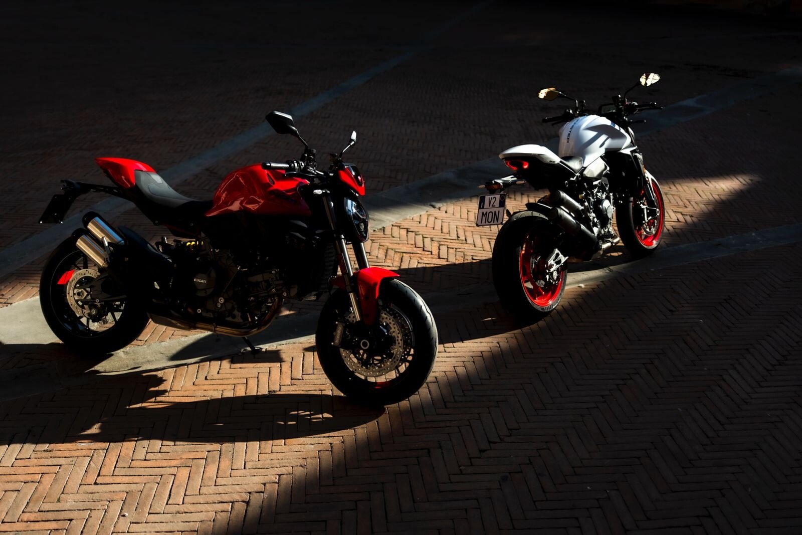Ducati Monster 2026: le foto