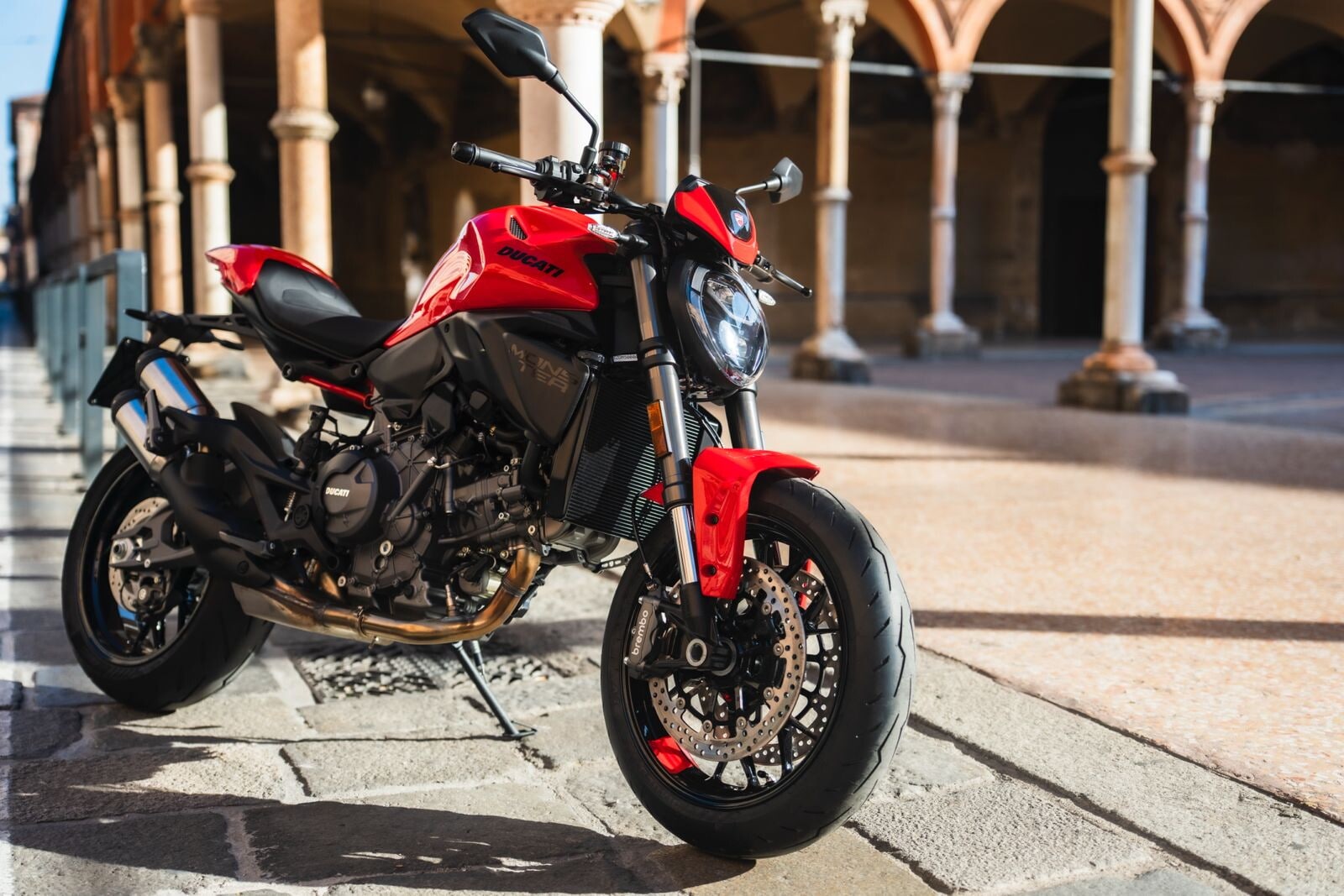 Ducati Monster 2026: le foto